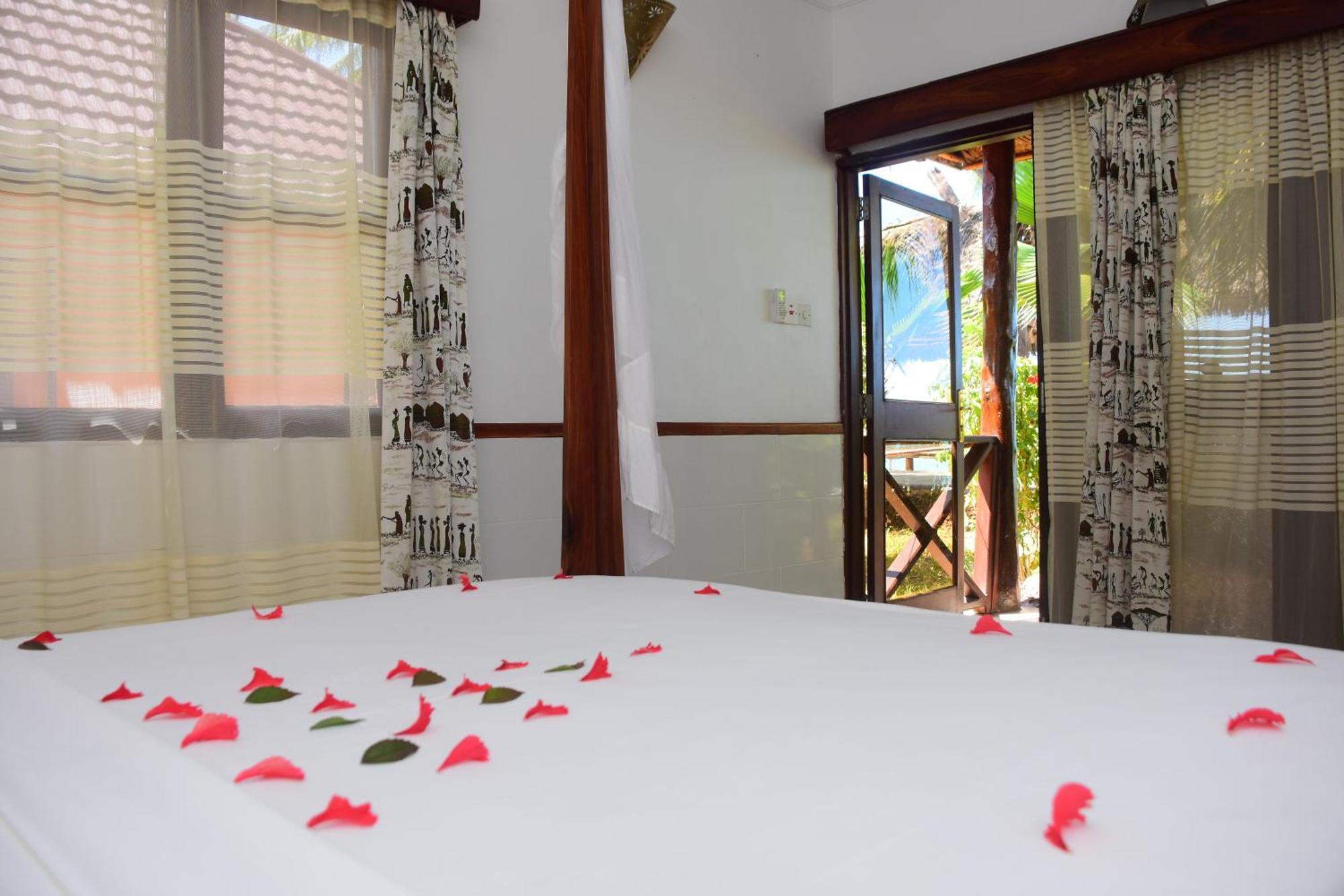 Mnarani Beach Cottages Nungwi Eksteriør billede